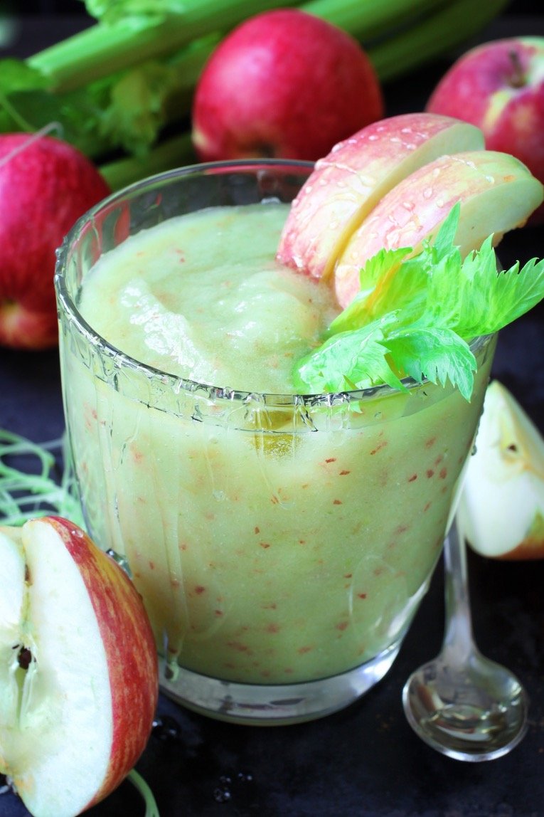 celery-and-apple-smoothie